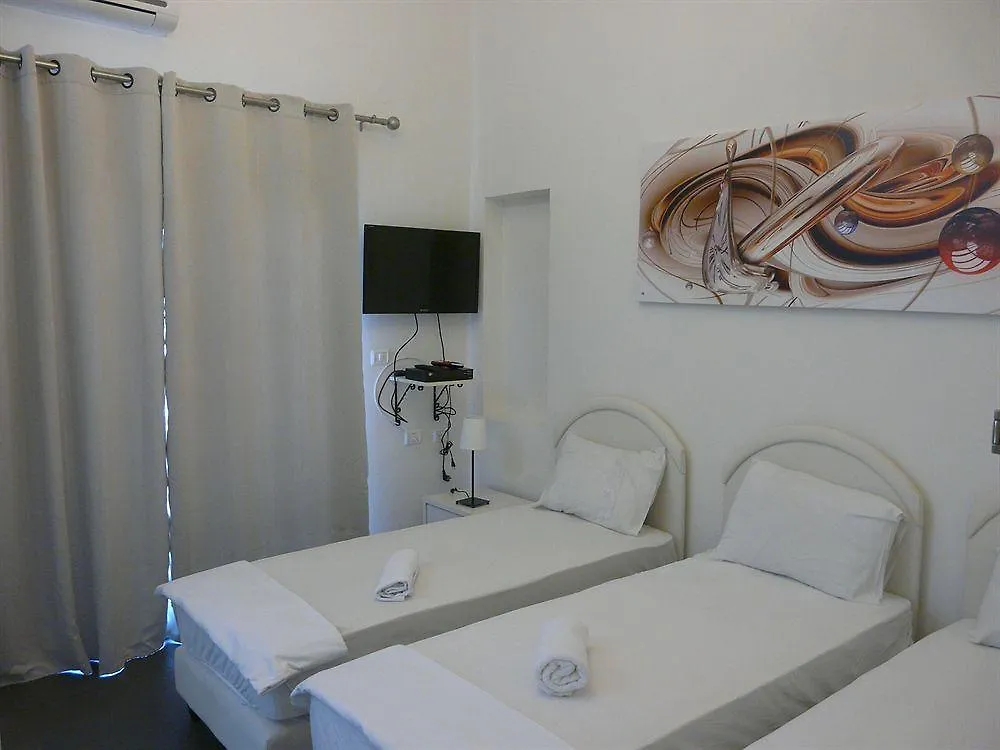 Loui Hotel Haifa 3*,